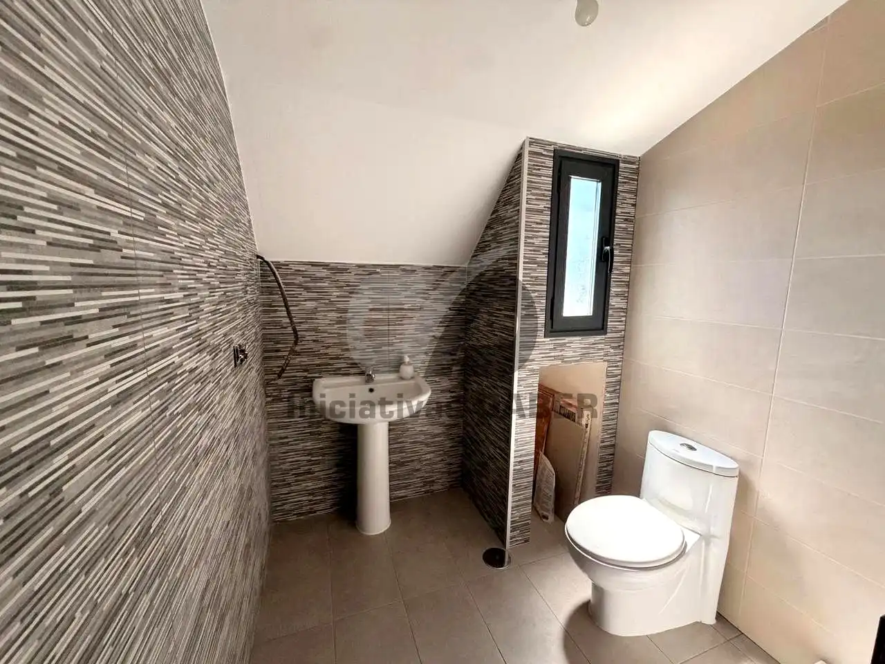 Baño de Dúplex en venta en El Viso de San Juan