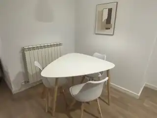 Menjador de Apartament de lloguer en León Capital  amb Calefacció, Parquet i Terrassa