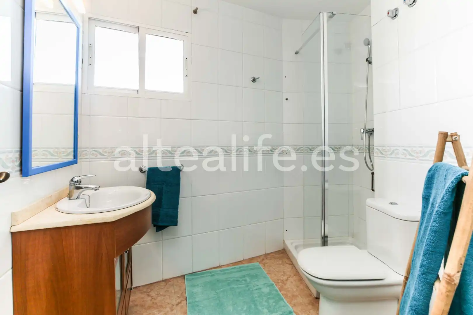 Badezimmer von Dachboden zum Verkauf in Altea mit Klimaanlage und Terrasse