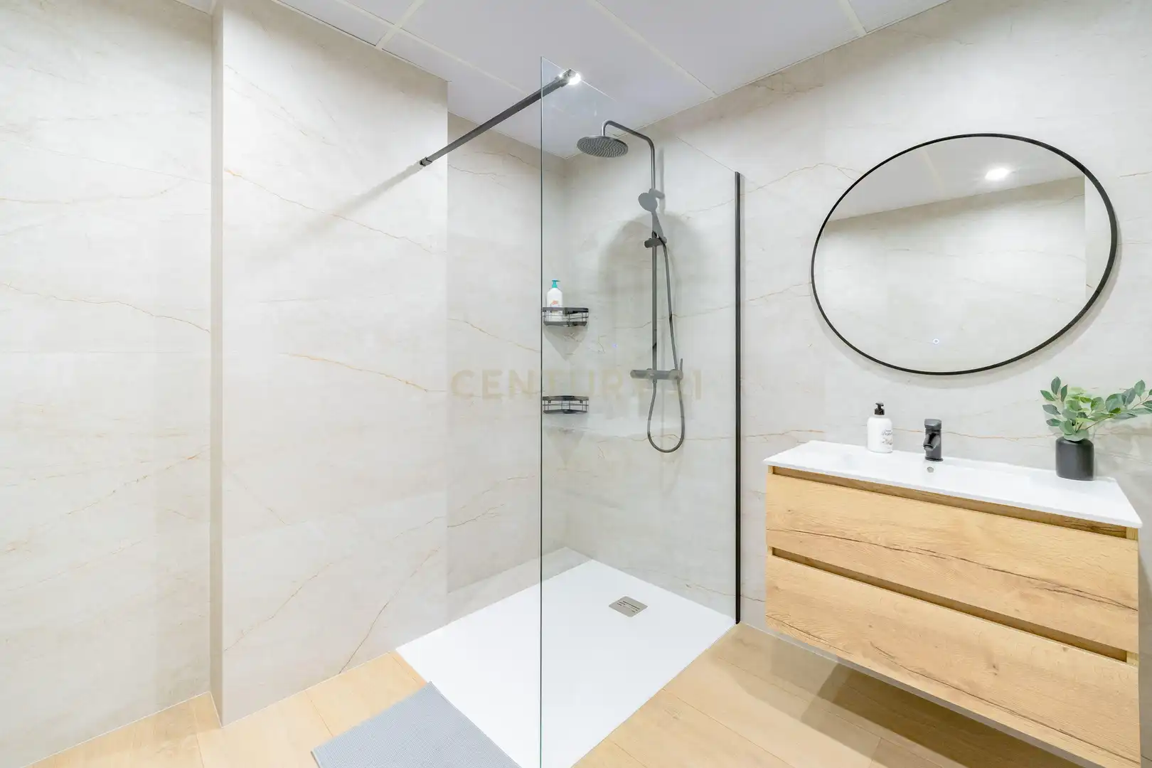 Bathroom of Apartments for sale in Valencia  with Air Conditioner, Oven and Washing machine