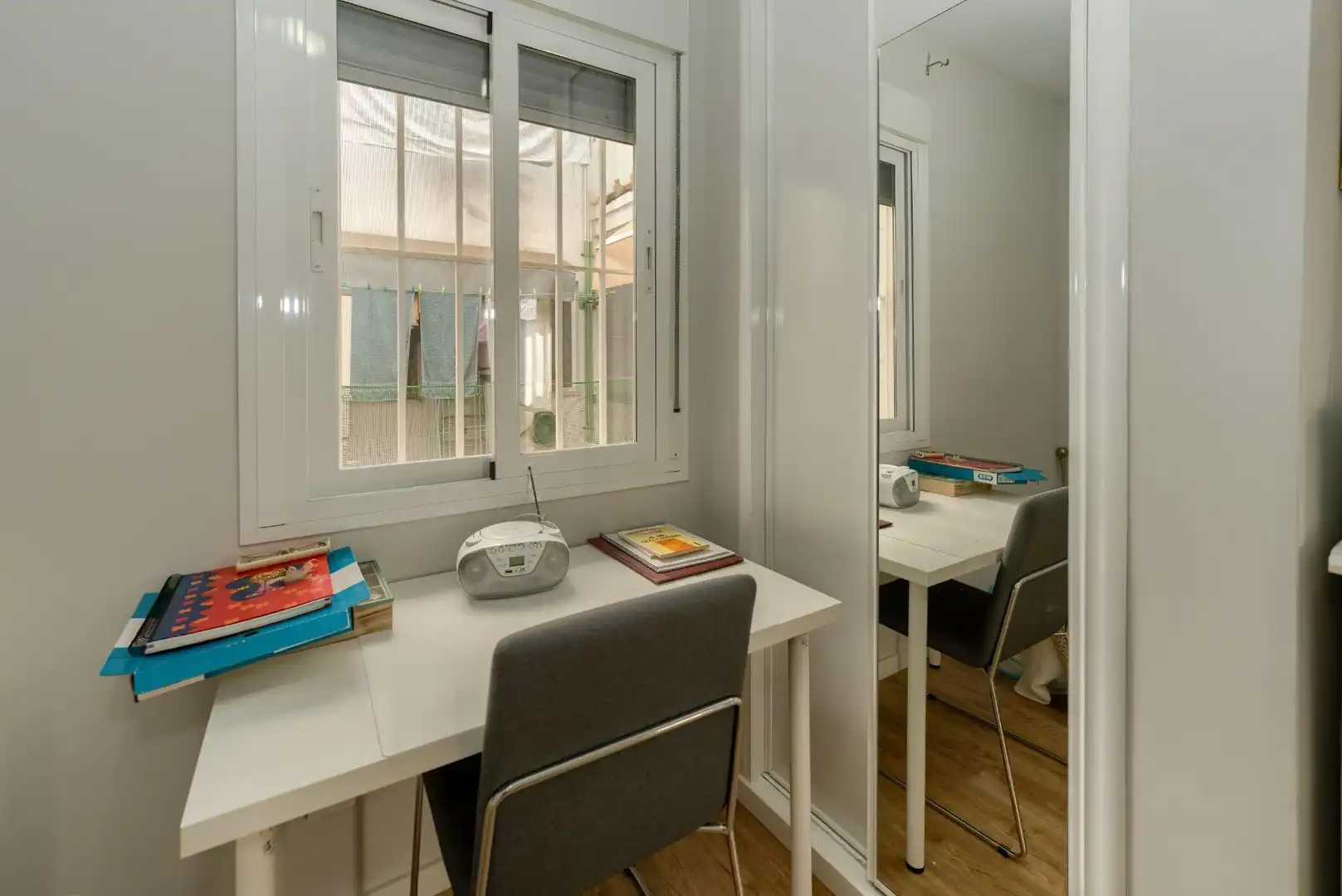 Habitación de Piso en venta en Mairena del Aljarafe con Aire acondicionado