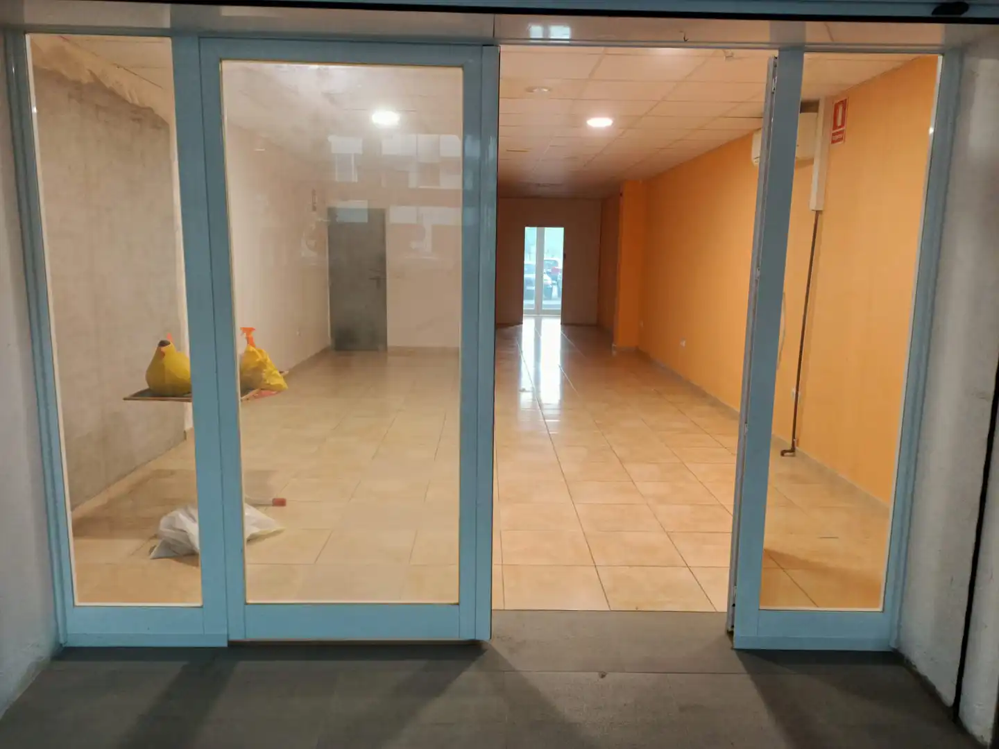 Local de alquiler en Empuriabrava con Aire acondicionado y Calefacción