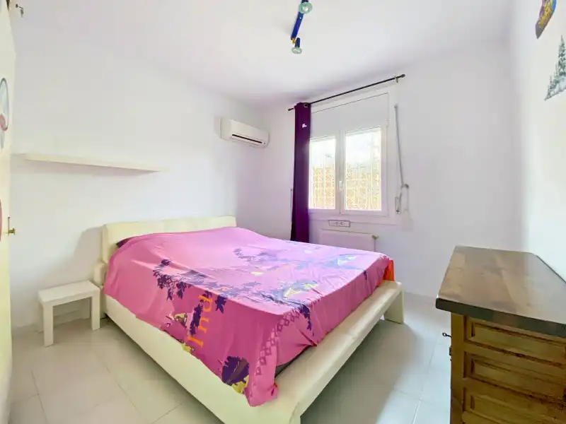 Dormitori de Casa adosada en venda en Empuriabrava amb Aire condicionat, Calefacció i Terrassa