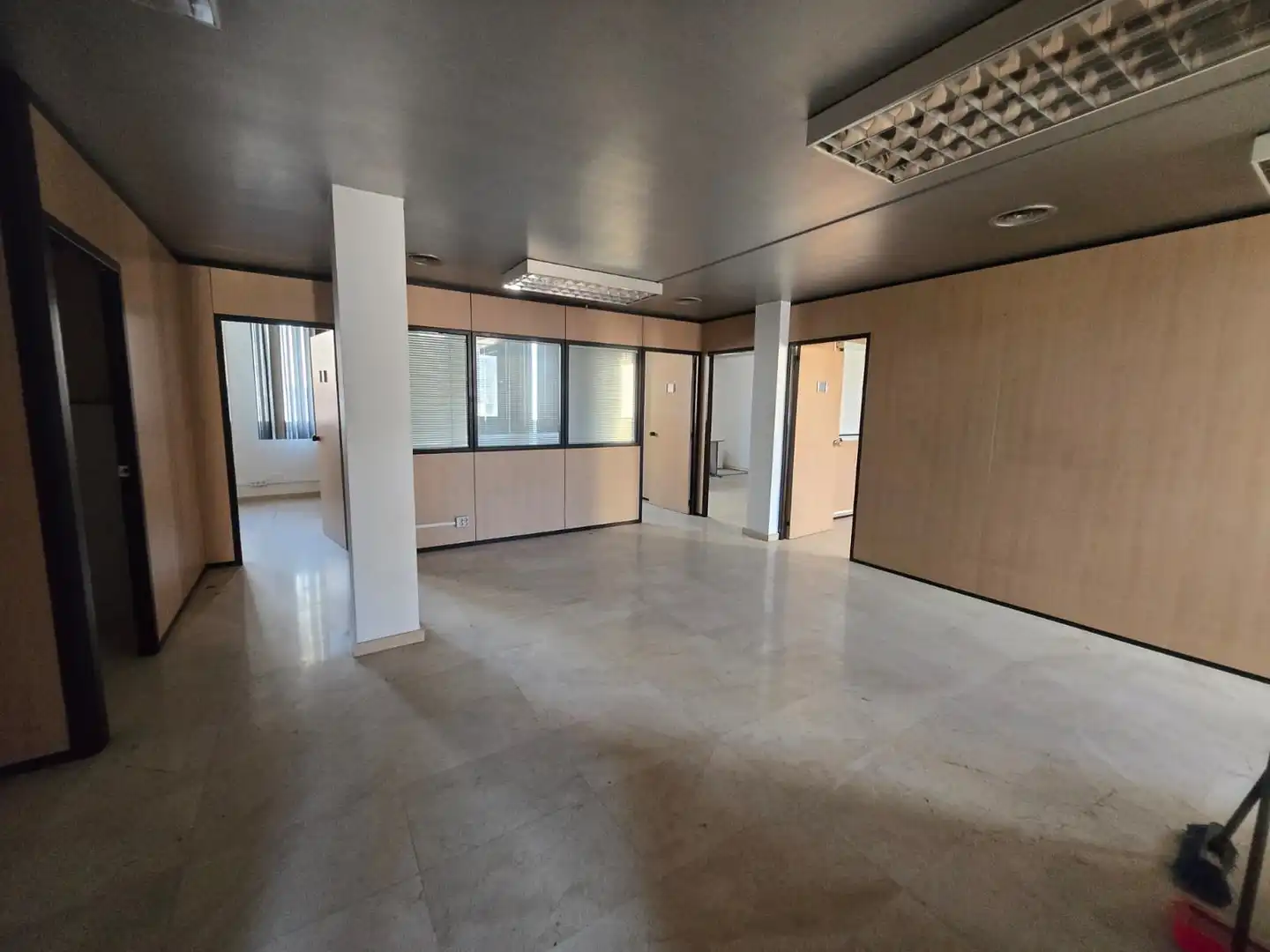 Oficina de alquiler en Centre - Sant Josep - Sanfeliu