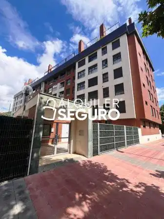Vista exterior de Piso de alquiler en Valladolid con Calefacción, Terraza y Trastero