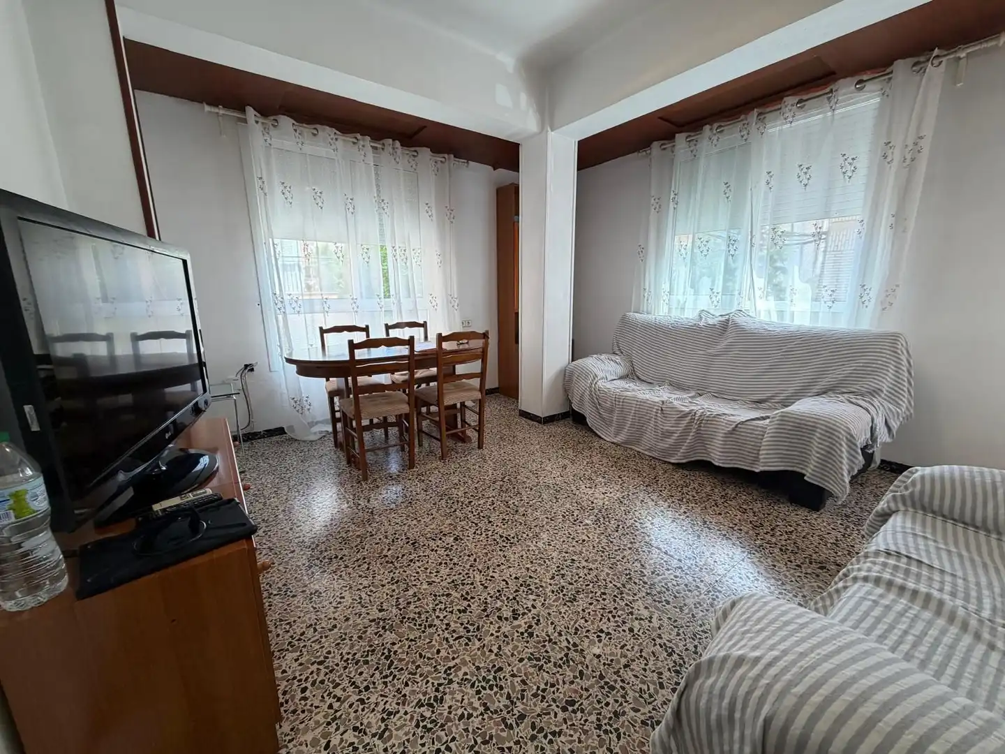 Sala de estar de Piso en venta en Águilas con Aire acondicionado, Terraza y Amueblado