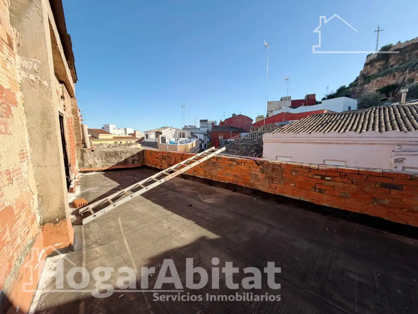 Vista exterior de Casa o chalet en venta en Sagunto / Sagunt con Terraza y Balcón