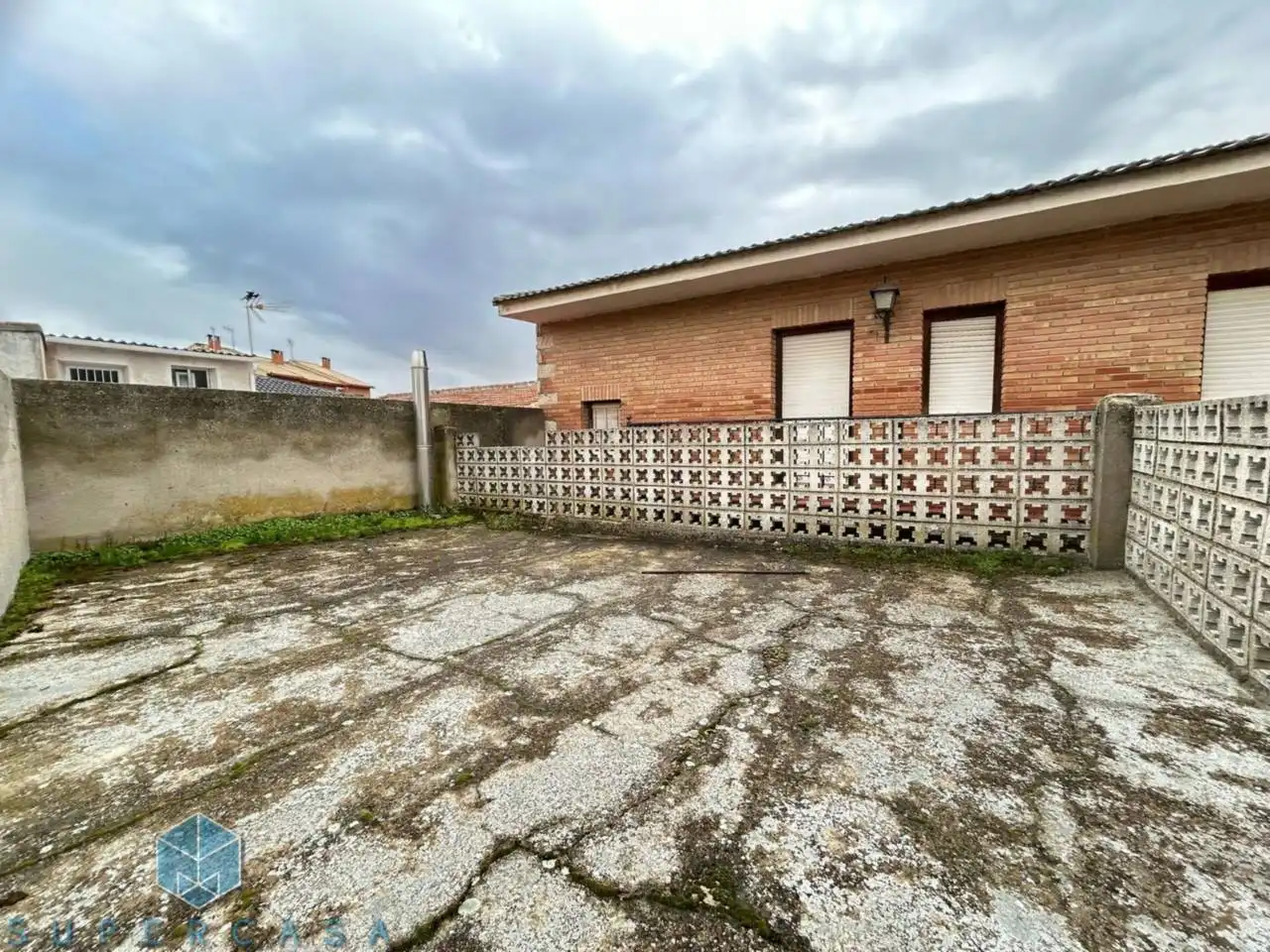 Vista exterior de Casa o xalet en venda en Bargas amb Calefacció, Jardí privat i Terrassa