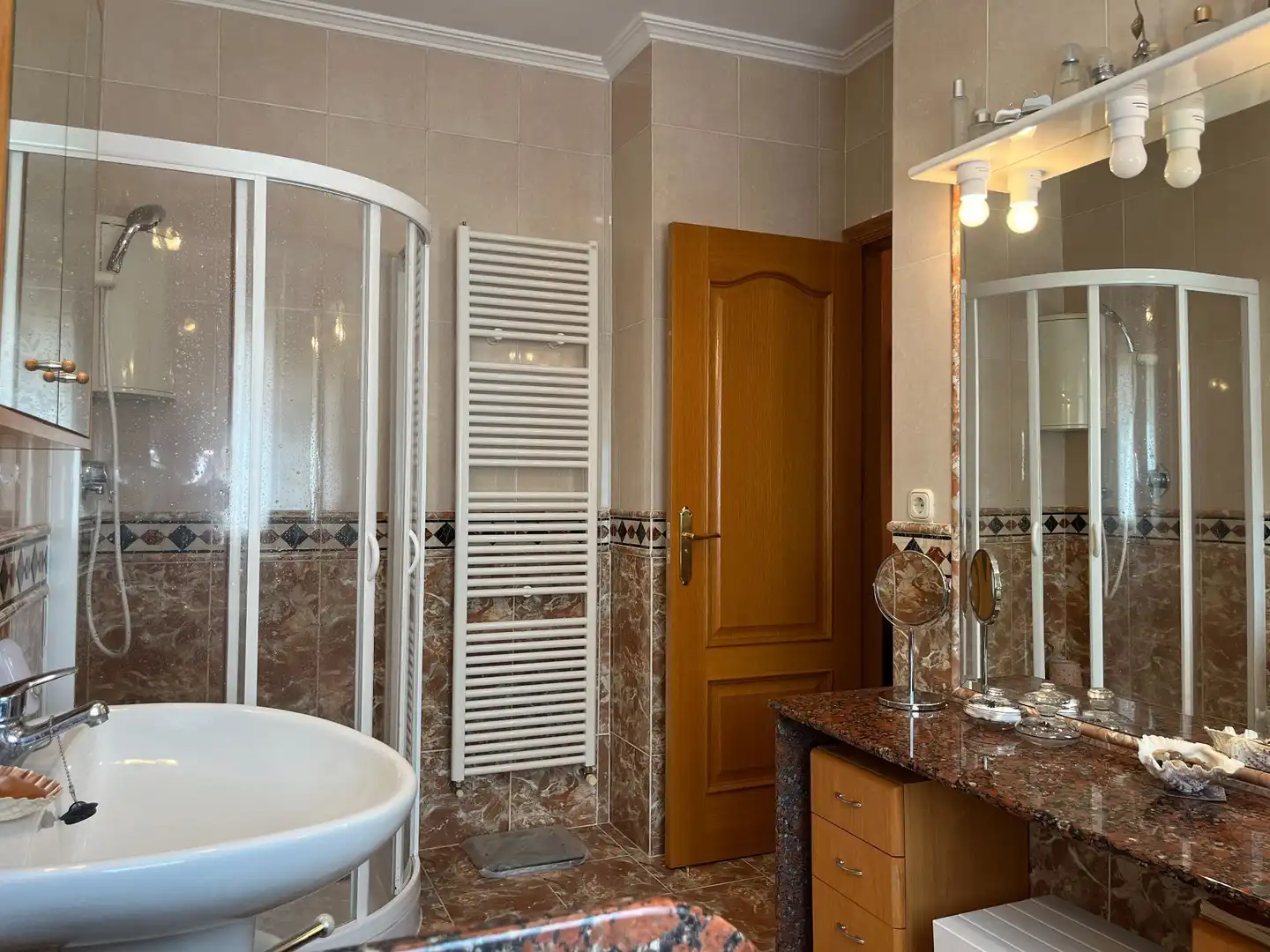 Bathroom of Houses for sale in Albaida  with Air Conditioner, Heating and Storage room