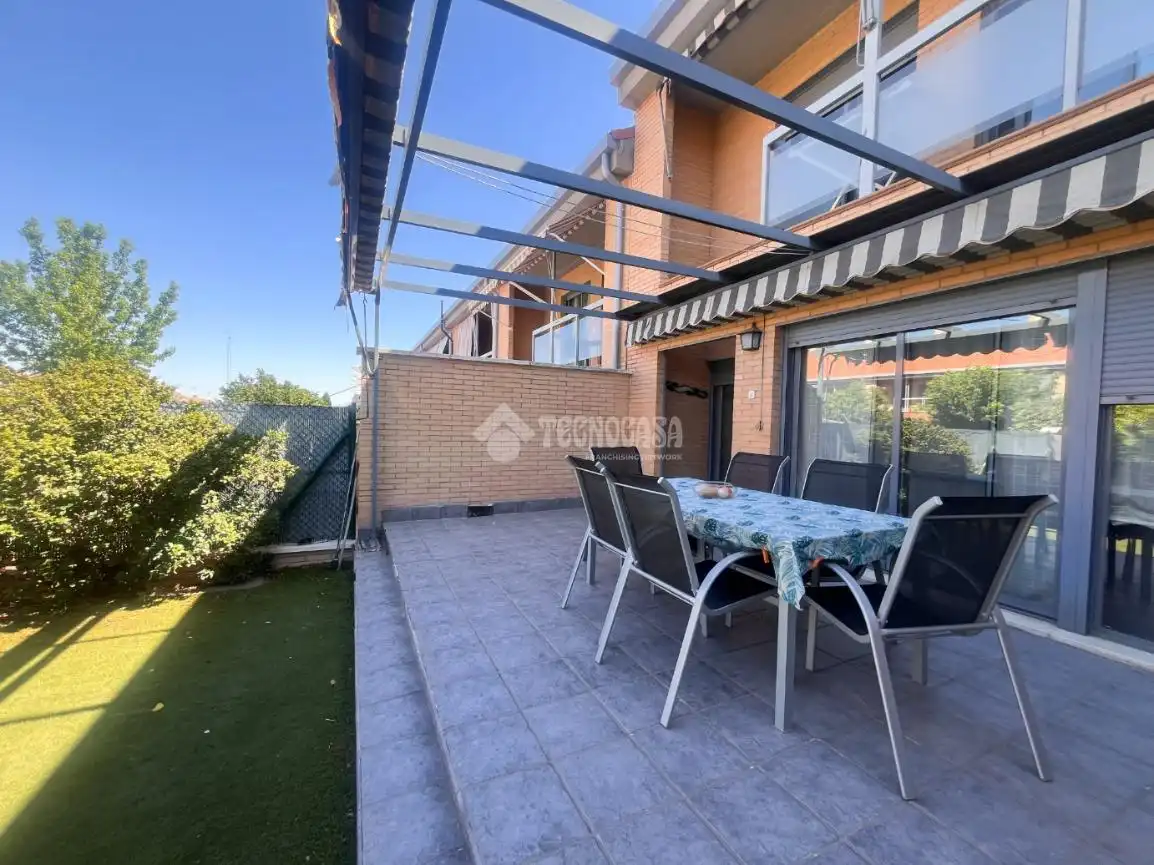 Casa aparellada amb piscina en venda a La Dehesa - El Pinar, imagen 6