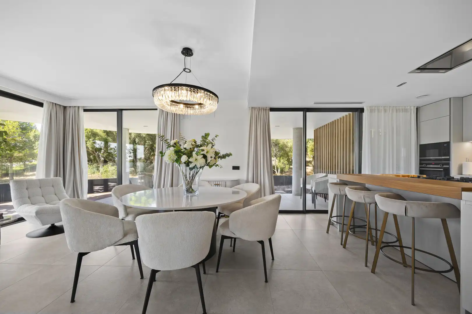 Esszimmer von Wohnungen zum Verkauf in Sotogrande mit Klimaanlage, Terrasse und Abstellraum