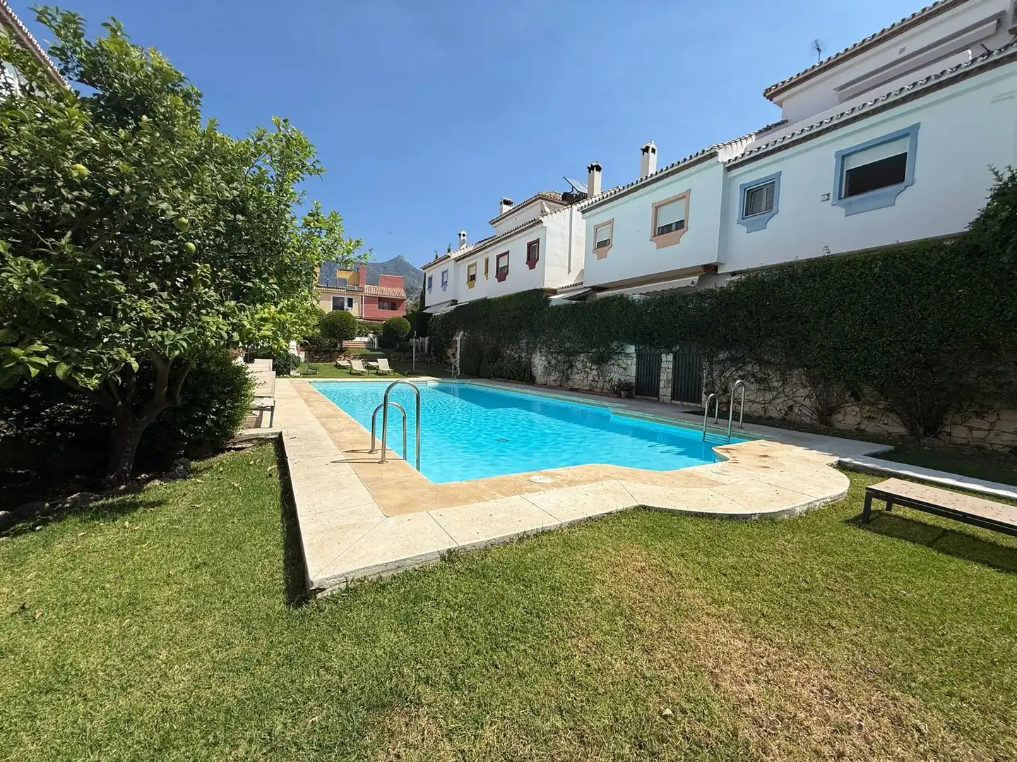 Jardí de Casa adosada en venda en Marbella amb Aire condicionat, Traster i Balcó