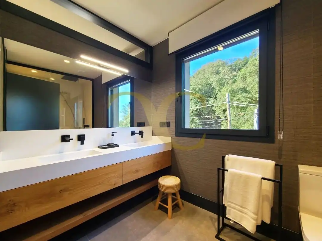 Bathroom of Houses for sale in Ribadesella  with Air Conditioner, Heating and Private garden