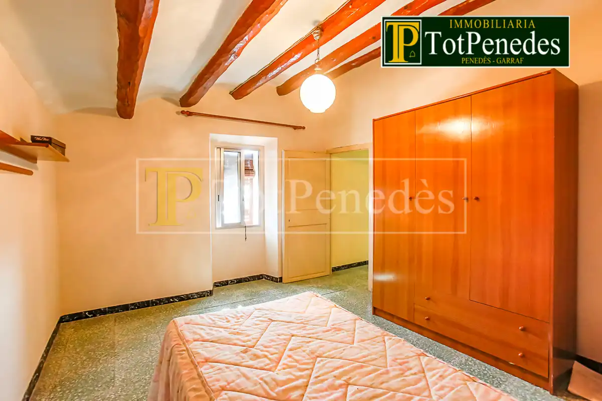 Habitación de Finca rústica en venta en Sant Martí Sarroca con Jardín privado, Trastero y Lavadora