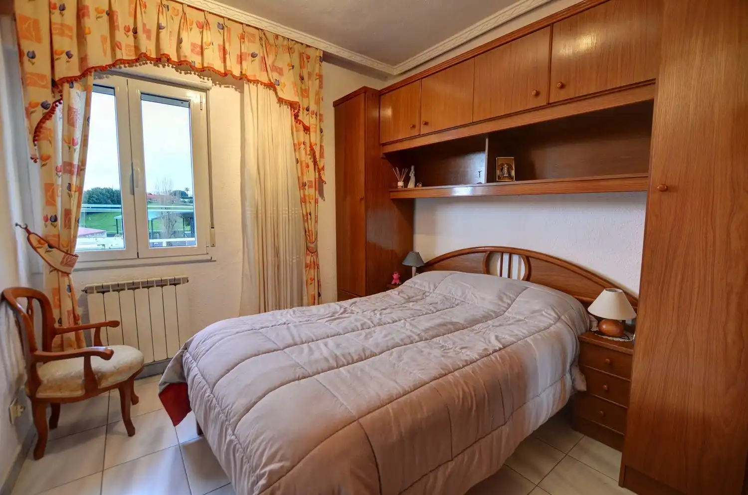 Habitación de Piso en venta en Avilés con Calefacción, Trastero y Piscina