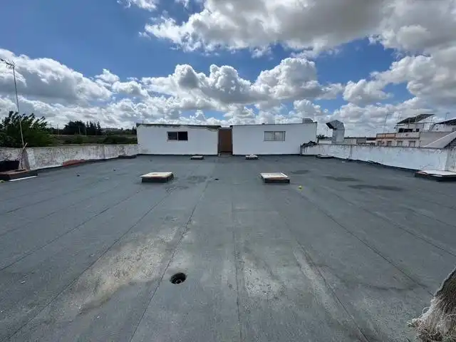Vista exterior de Casa o xalet en venda en Utrera amb Aire condicionat, Calefacció i Jardí privat