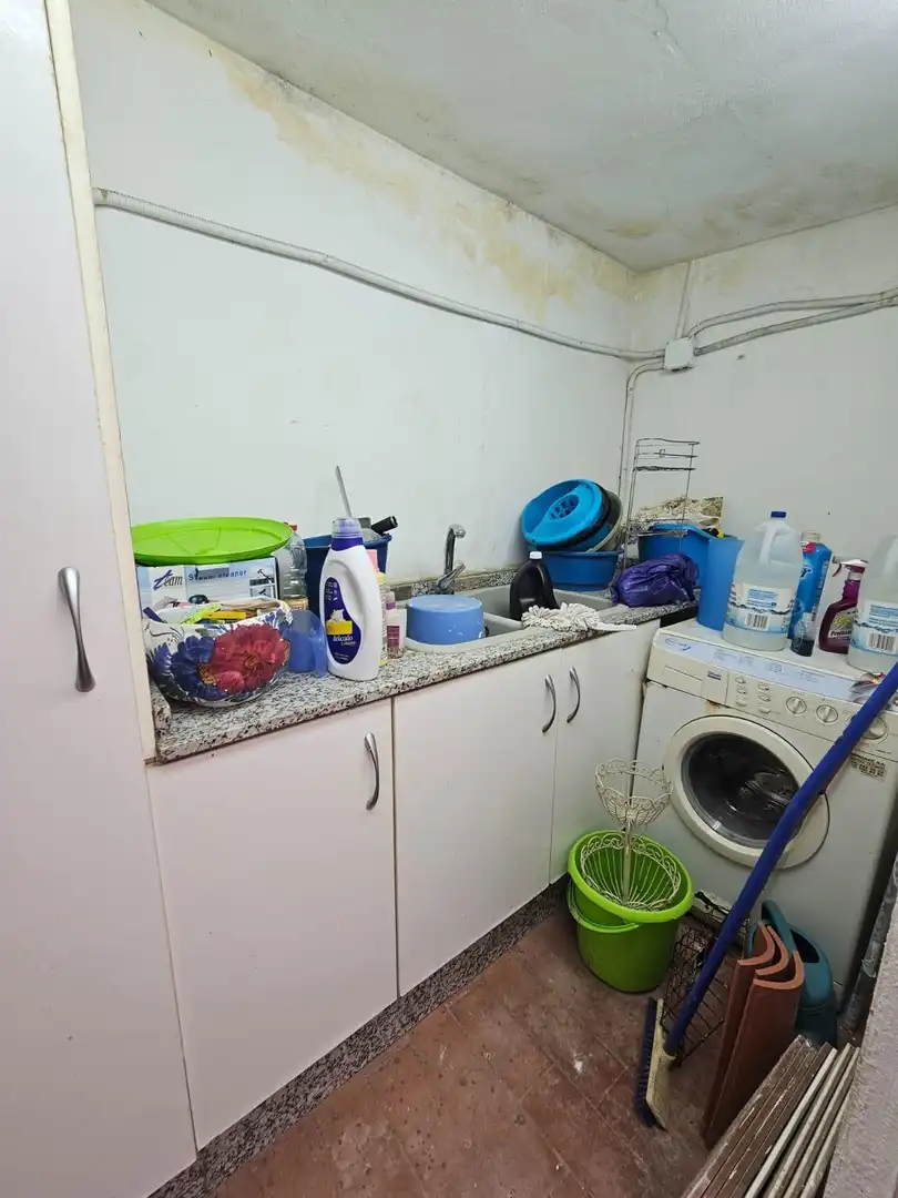 Kitchen of Flat for sale in Valencia  with Air Conditioner, Storage room and Balcony