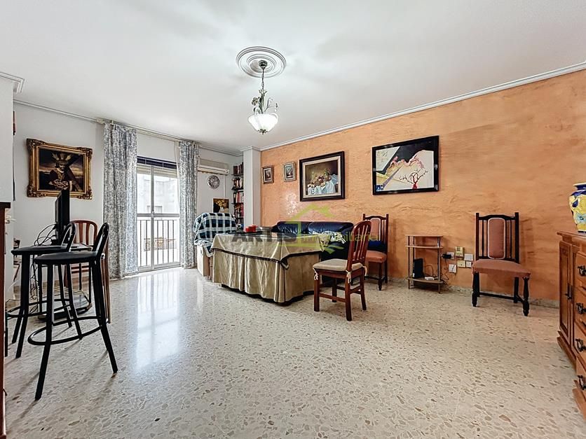 Sala de estar de Piso en venta en Puente Genil con Aire acondicionado, Trastero y Amueblado