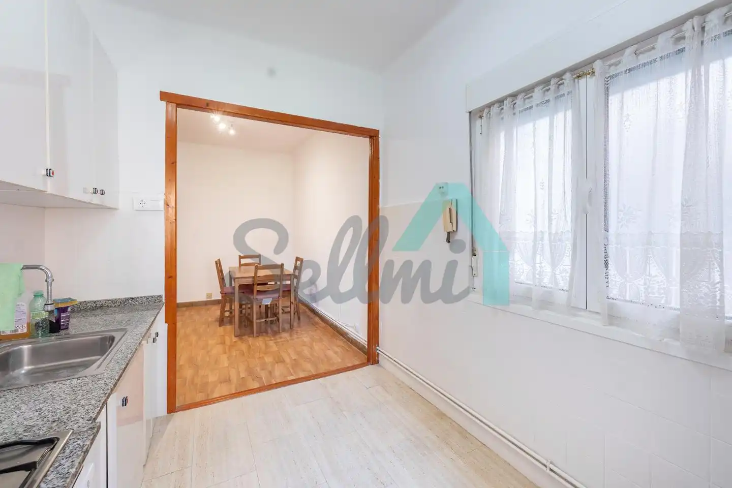 Cocina de Piso de alquiler en Oviedo  con Calefacción y Amueblado