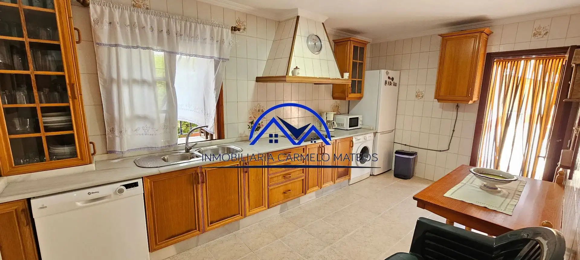 Kitchen of Houses for sale in Sanlúcar de Barrameda  with Air Conditioner, Private garden and Storage room