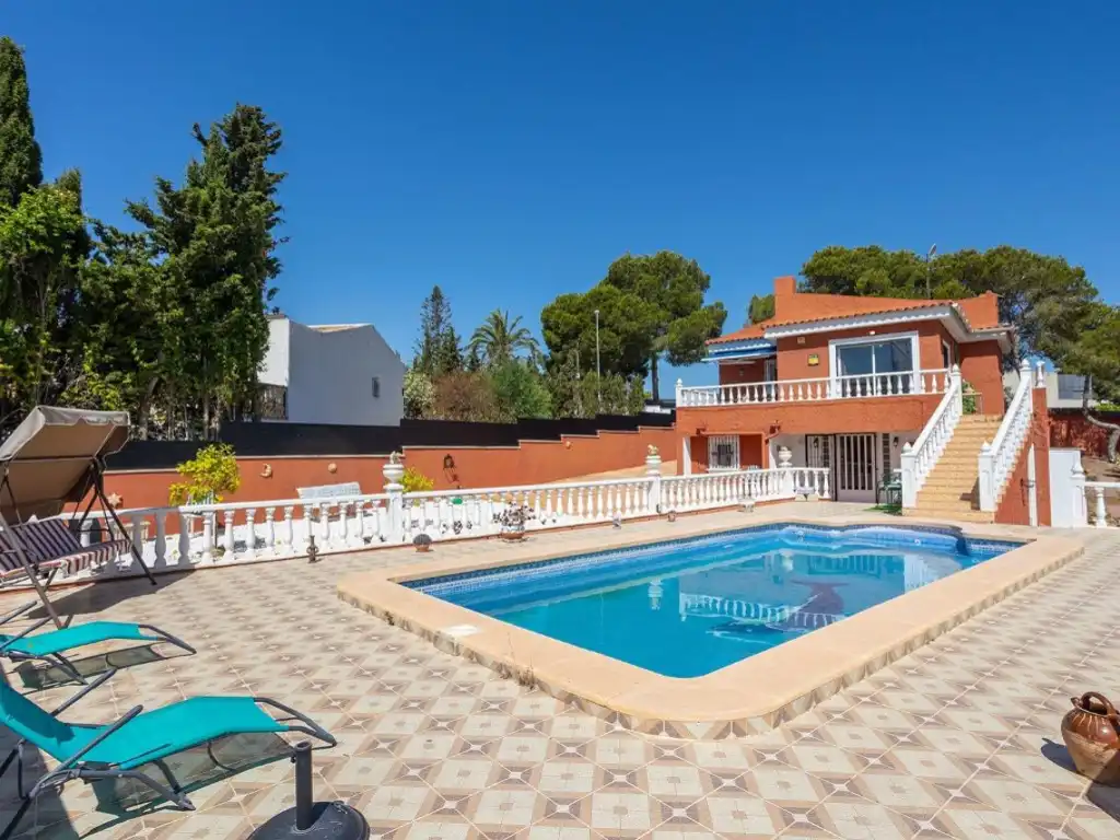 Haus mit Pool zum Verkauf in Avenida Elche Bal