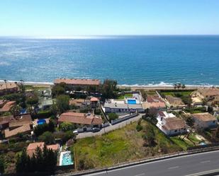 Vista exterior de Residencial en venda en Estepona