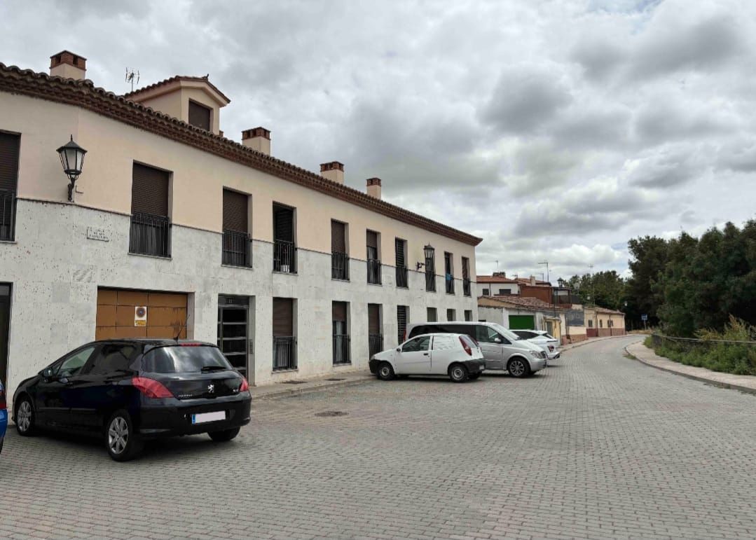 Vista exterior de Apartament en venda en Zamora Capital  amb Calefacció, Traster i Moblat
