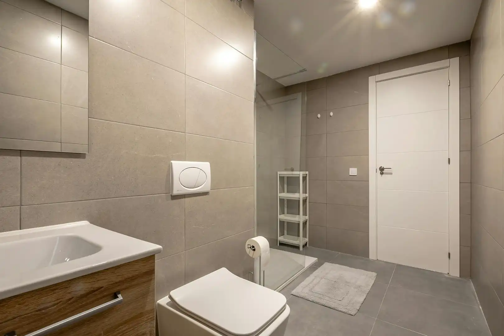 Baño de Piso para compartir en Valencia con Aire acondicionado, Calefacción y Lavadora