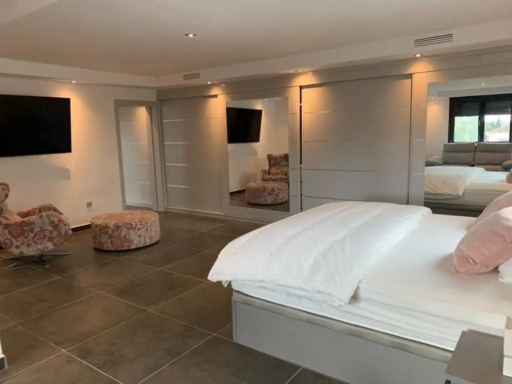 Dormitori de Casa o xalet de lloguer en Marbella amb Jardí privat i Piscina