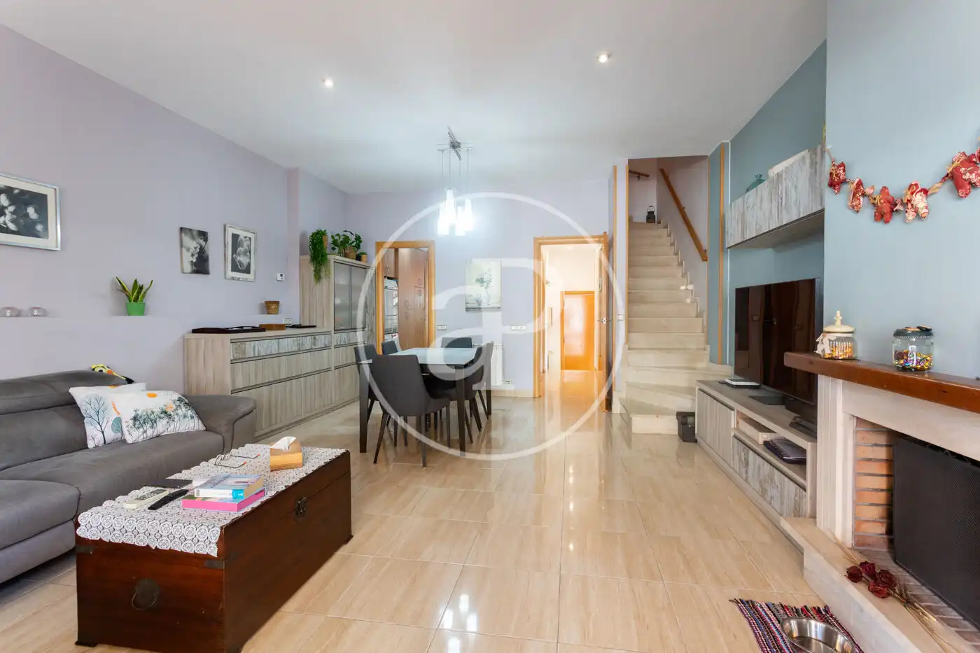 Sala d'estar de Casa adosada en venda en Cerdanyola del Vallès amb Aire condicionat, Calefacció i Terrassa