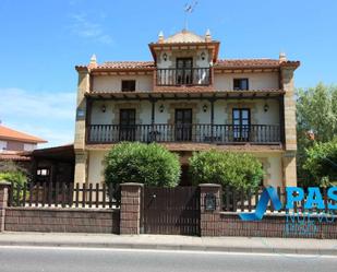 Vista exterior de Casa o xalet en venda en Santander amb Jardí privat, Parquet i Terrassa