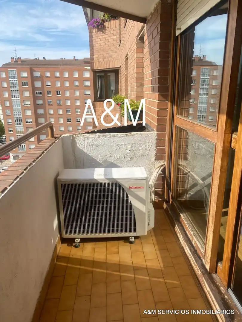 Balcony of Flat for rent in Vitoria - Gasteiz  with Heating, Parquet flooring and Terrace