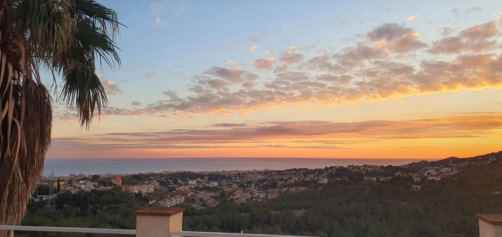 Vista exterior de Casa o xalet en venda en Calafell amb Terrassa, Traster i Balcó