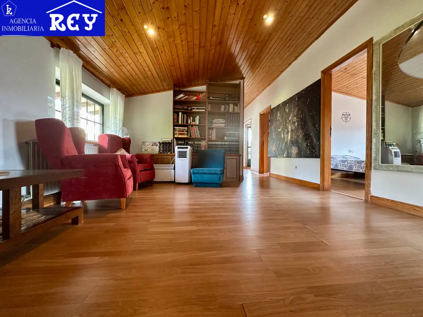 Sala d'estar de Casa o xalet en venda en Ames amb Calefacció, Jardí privat i Parquet