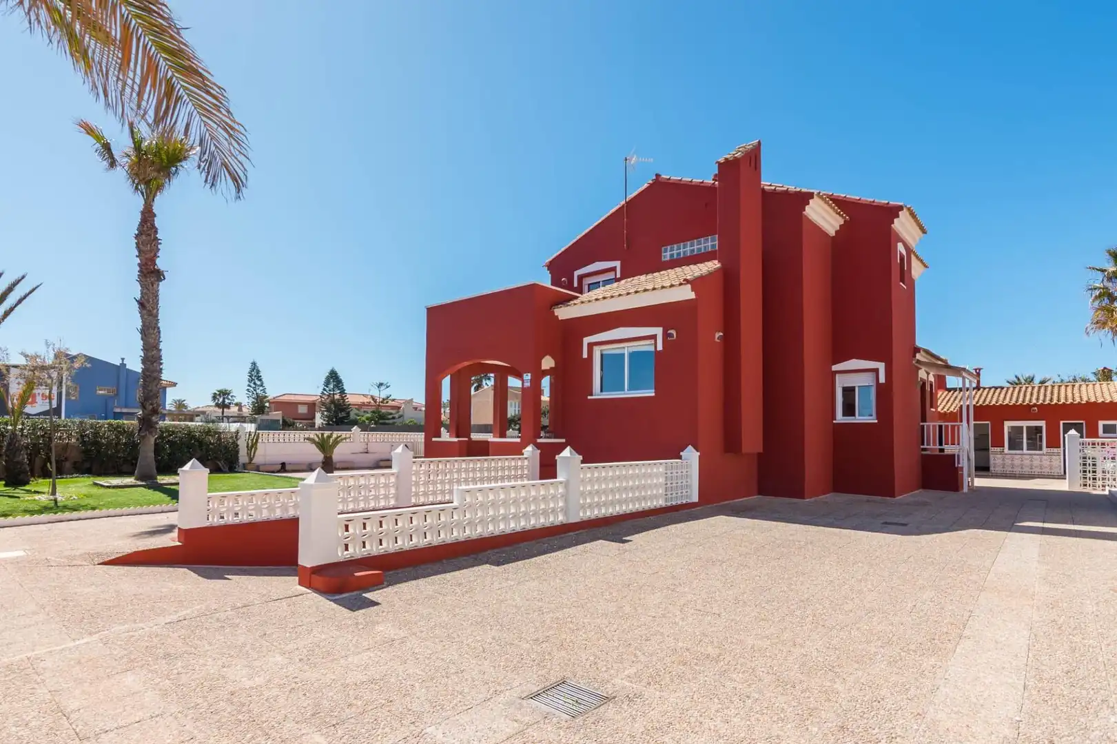 Vista exterior de Casa o chalet en venta en La Manga del Mar Menor con Aire acondicionado, Calefacción y Jardín privado