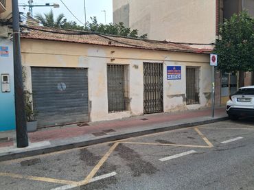 Casa en venda a Carrer Miguel Hernández 82