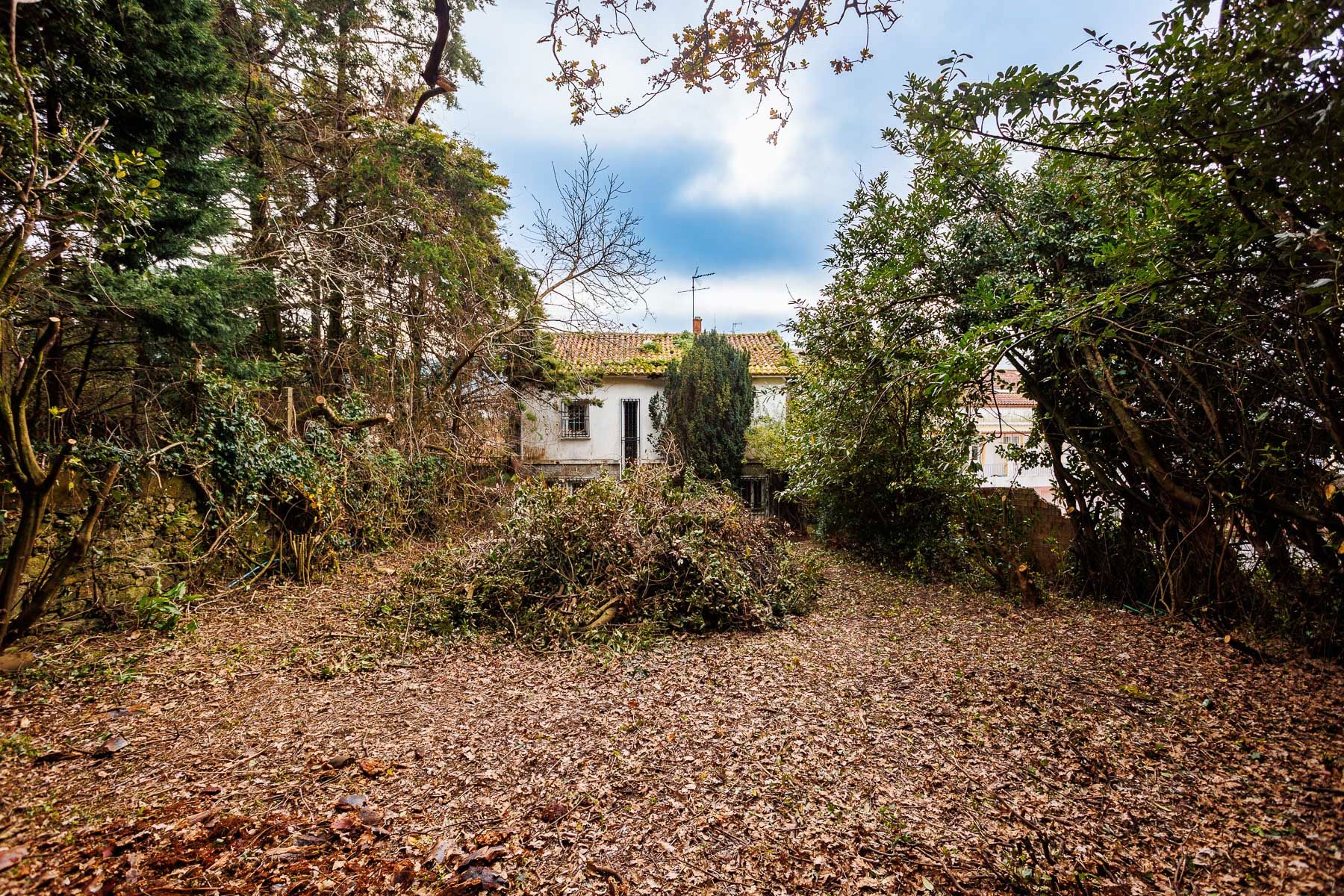 Country house zum verkauf in Noia mit Möbliert