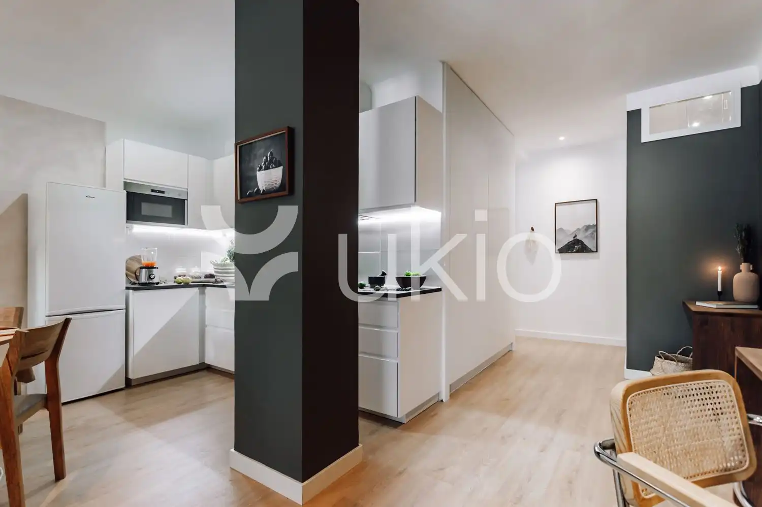 Cocina de Apartamento de alquiler en Barcelona con Aire acondicionado, Calefacción y Amueblado