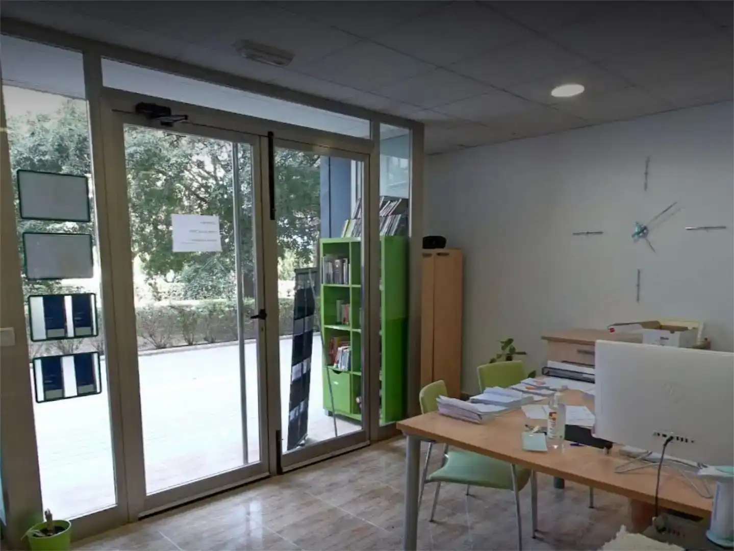 Commercial properties for rent in Carrer de Jaume Roig, 1, Parque de la Bombilla