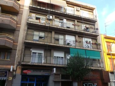 Flat with balcony for sale in Calle del Maestro Alonso 69