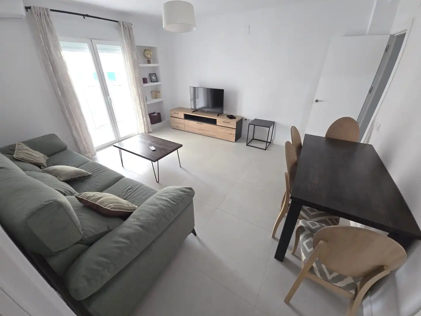 Living room of Flat for rent in Cáceres  with Air Conditioner, Terrace and Furnished