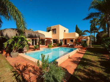 Maison rustique avec piscine à vendre à Tormos