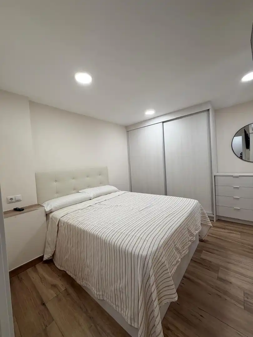 Habitación de Local en venta en Barcelona con Amueblado