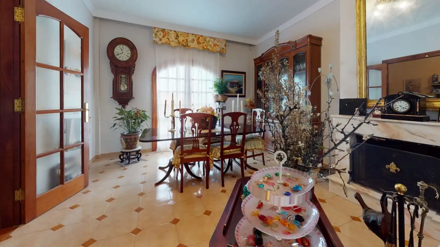 Menjador de Casa o xalet en venda en Las Palmas de Gran Canaria amb Jardí privat, Terrassa i Traster
