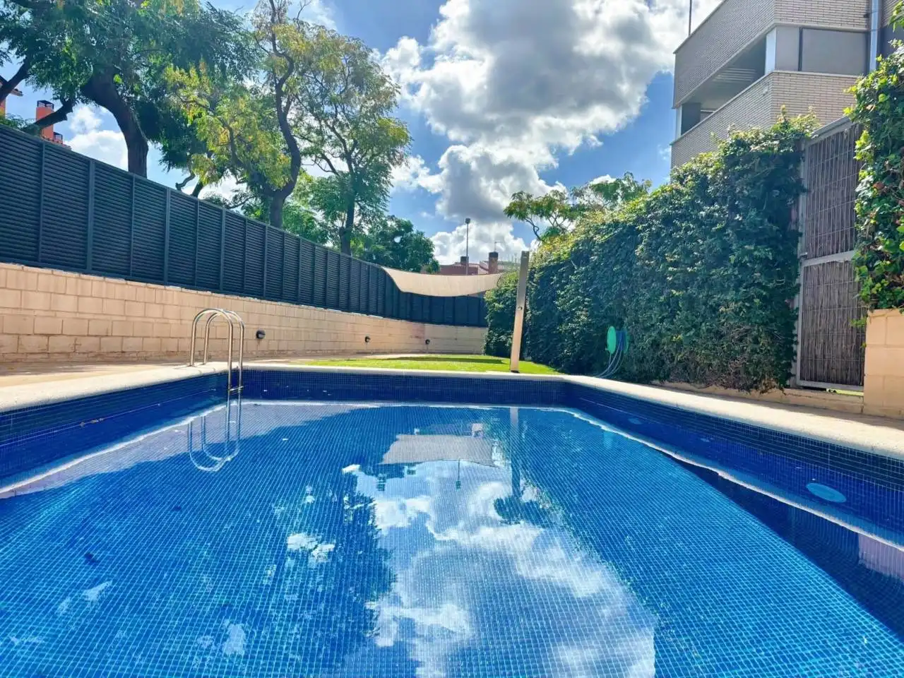 Piscina de Dúplex en venta en Martinica – Ateneu