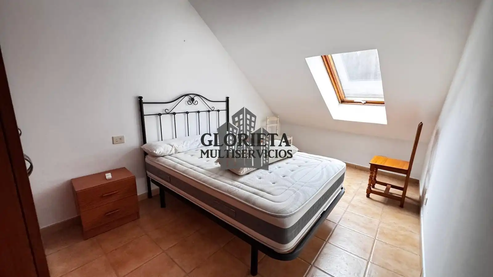 Habitación de Ático en venta en Caldas de Reis con Calefacción, Trastero y Amueblado