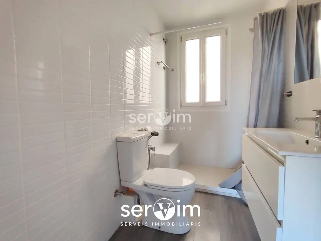 Habitación de Piso en venta en Girona con Aire acondicionado y Terraza