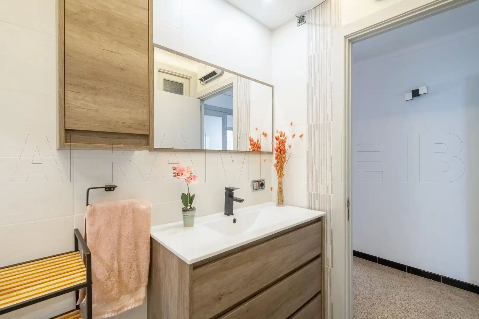 Bathroom of Flat for sale in Pollença  with Air Conditioner