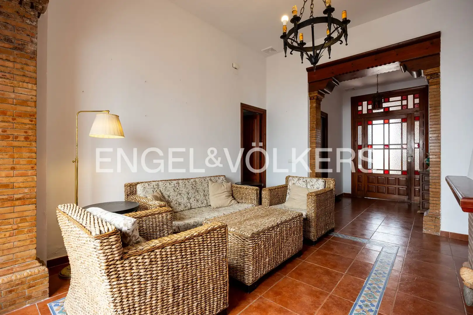 Sala d'estar de Casa o xalet en venda en Chipiona amb Aire condicionat, Calefacció i Jardí privat