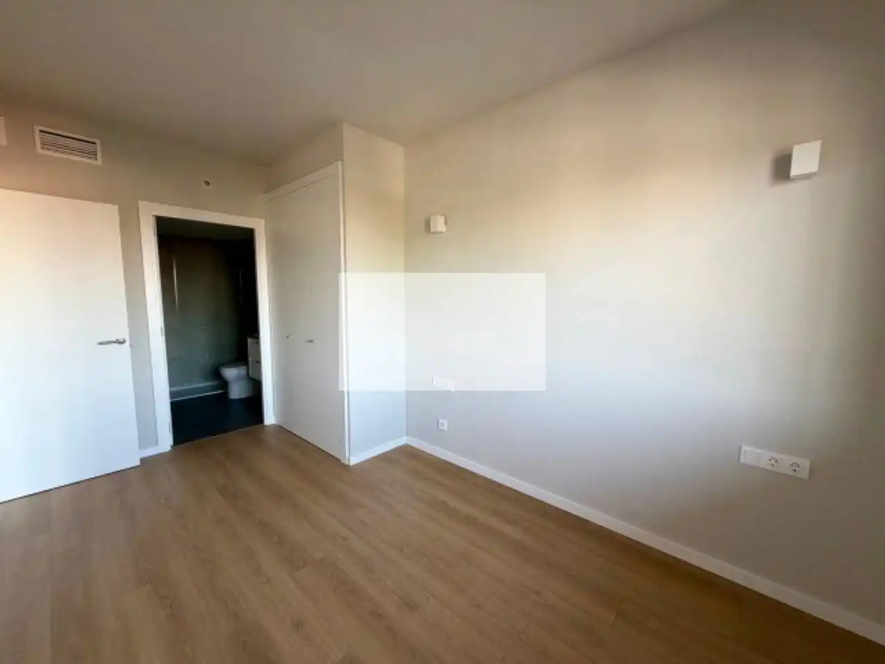 Bedroom of Flat for rent in Terrassa  with Air Conditioner, Heating and Parquet flooring